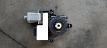 Motoras macara usa dreapta spate Seat Leon, 5Q0959812A