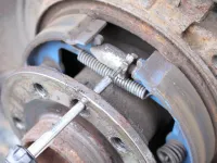 Frana de mană blocată: cauze și soluții pentru diagnosticare și reparare