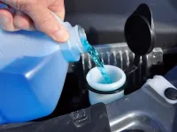 Pouvez-vous utiliser du savon liquide avec de l'eau au lieu de liquide pour essuie-glaces ?