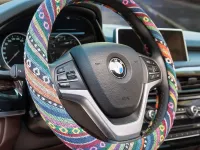 Husă de volan - avantaje, dezavantaje și când merită să o folosești