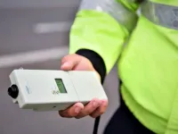 Etilotestul: cum funcționează aparatul care detectează alcoolemia la volan