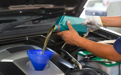 La câți kilometri se schimbă uleiul la mașină - Ghid complet 2024