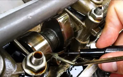 Când trebuie reglate supapele motorului și cum îți dai seama că ai această problemă