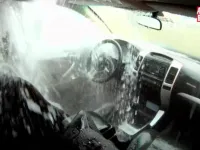 Ce să faci dacă ai vărsat apă pe butoanele mașinii - Ghid complet de intervenție rapidă