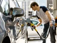 Come verificare il consumo reale di carburante della tua auto