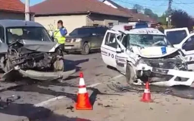 Accident cu mașină de poliție: cine este vinovat și ce drepturi ai