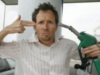 30 de lei/litru benzina in Moldova si 27 de lei motorina