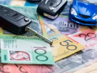 Wie viel kostet es wirklich, ein Auto zu fahren?