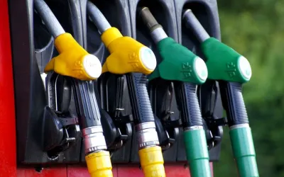 Moment istoric pentru conducatorii auto - cat a ajuns carburantul la pompa?