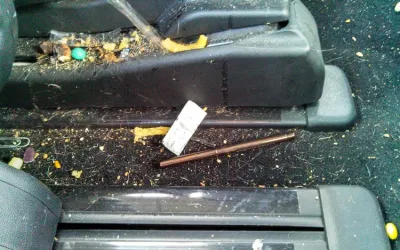 Cum să cureți covoarele auto: ghid complet pentru îndepărtarea mucegaiului și petelor