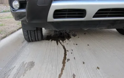 Fugas de aceite bajo el coche: causas, consecuencias y soluciones