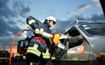 Milloin voit irrottaa uhrin ajoneuvosta liikenneonnettomuudessa