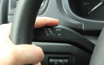 Cum să faci corect viraj la stânga: tehnica de conducere sigură