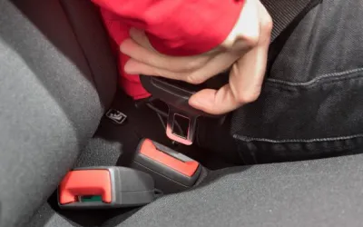 Excepții de la purtarea centurii de siguranță: cine nu este obligat conform legii