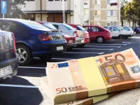 Un conducator auto din Bucuresti a achitat o suma de bani mai mult decat serioasa pe un loc de parcare