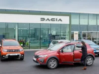 Cât așteaptă românii pentru livrarea unei mașini noi în 2024