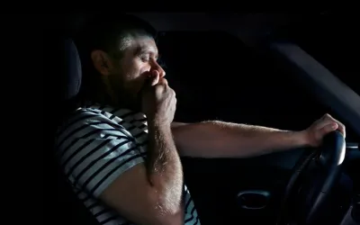 Sfaturi pentru combaterea oboselii la volan – metode eficiente de a rămâne alert în trafic