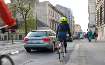 O noua inventie la Galati care atentioneaza conducatorii auto referitor la motociclistii si biciclistii din trafic