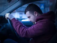 Znaczenie (mikro)snu za kierownicą pojazdu i sposoby jego zapobiegania