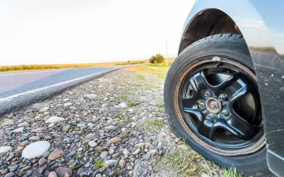 Cât timp poți conduce cu o anvelopă pe pană: ghid complet pentru siguranță