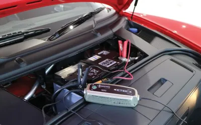 Quanto tempo deve essere caricata la batteria di un'auto?