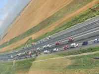 Jak bezpiecznie poruszać się po autostradzie – kompleksowy poradnik