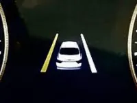 Assistenza al mantenimento della corsia e avviso di deviazione: differenze e funzionamento