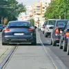 Când ai voie să mergi cu mașina pe linia de tramvai - Ghid complet 2024