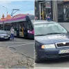 Amenda și suspendarea permisului pentru depășirea tramvaiului oprit în stație fără refugiu