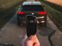 Ce declanșează alarmele auto și cum funcționează sistemele de securitate