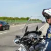 Circulația pe banda de urgență: Amendă până la 2.900 RON și suspendarea permisului