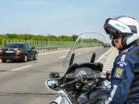 Circulația pe banda de urgență: Amendă până la 2.900 RON și suspendarea permisului