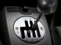 5 előnye a kézi sebességváltós autónak