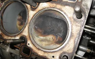 Detonatia motorului: cauze comune si solutii pentru preventia avariilor