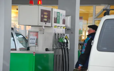 Barilul de petrol in scadere in ultimele 2 saptamani. Carburantul in Romania ramane la preturi astronomice