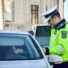 De ce polițiștii rutieri ating mașina după ce te opresc în trafic