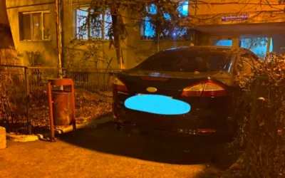 Η Πολωνία απαγορεύει τη στάθμευση σε πεζοδρόμια: τι αλλάζει και τι σημαίνει για τους οδηγούς