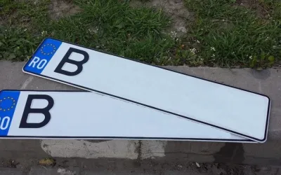 Licitatie pentru placutele de inmatriculare