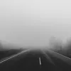 5 conseils essentiels pour conduire en sécurité dans le brouillard