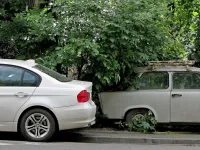Cât timp poate sta o mașină parcată fără să fie pornită și cum o protejezi