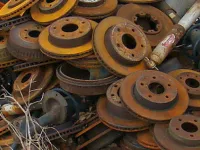 Perché si arrugginiscono i dischi dei freni e come proteggerli