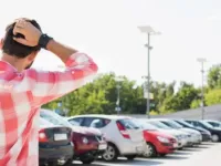 Vérification d'un véhicule de location pour une conduite sécurisée sur les routes publiques