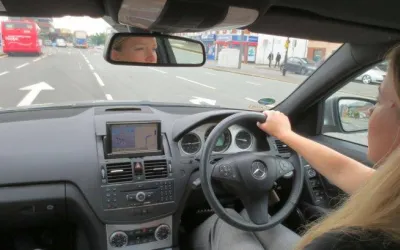 Dünyanın nüfusunun %30'u sol tarafta sürüyor: ülkelerin tam listesi