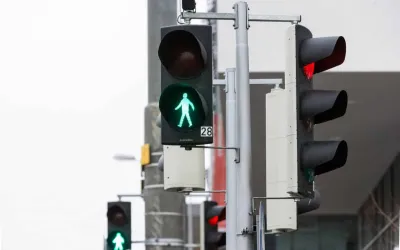 Semafoarele inteligente cu senzori și camere video - cum funcționează tehnologia care optimizează traficul urban