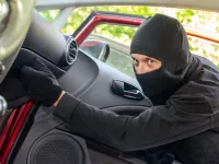 Ce obiecte nu trebuie niciodată depozitate în torpedoul mașinii