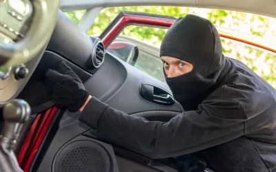 Ce obiecte nu trebuie niciodată depozitate în torpedoul mașinii