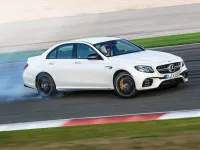 Inovatie la Mercedes – autovehicule electrice capabile sa faca drifturi de unele singure