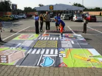 Faruri în formă de ochi uman: Soluția japoneză pentru creșterea siguranței pietonilor în trafic