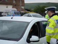 Când îți poate fi reținut certificatul de înmatriculare pentru anvelopele neadecvate