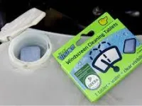 Pastile efervescente pentru lichid de parbriz: merita investitia?